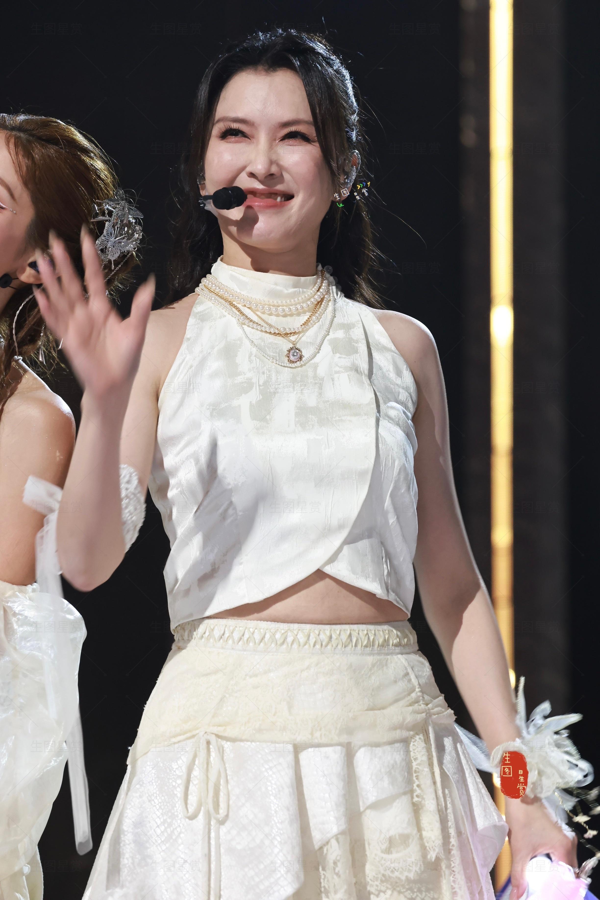 徐洁儿成团决赛表演，是女团带来的高燃🔥乘风2026乘风之夜 返图 