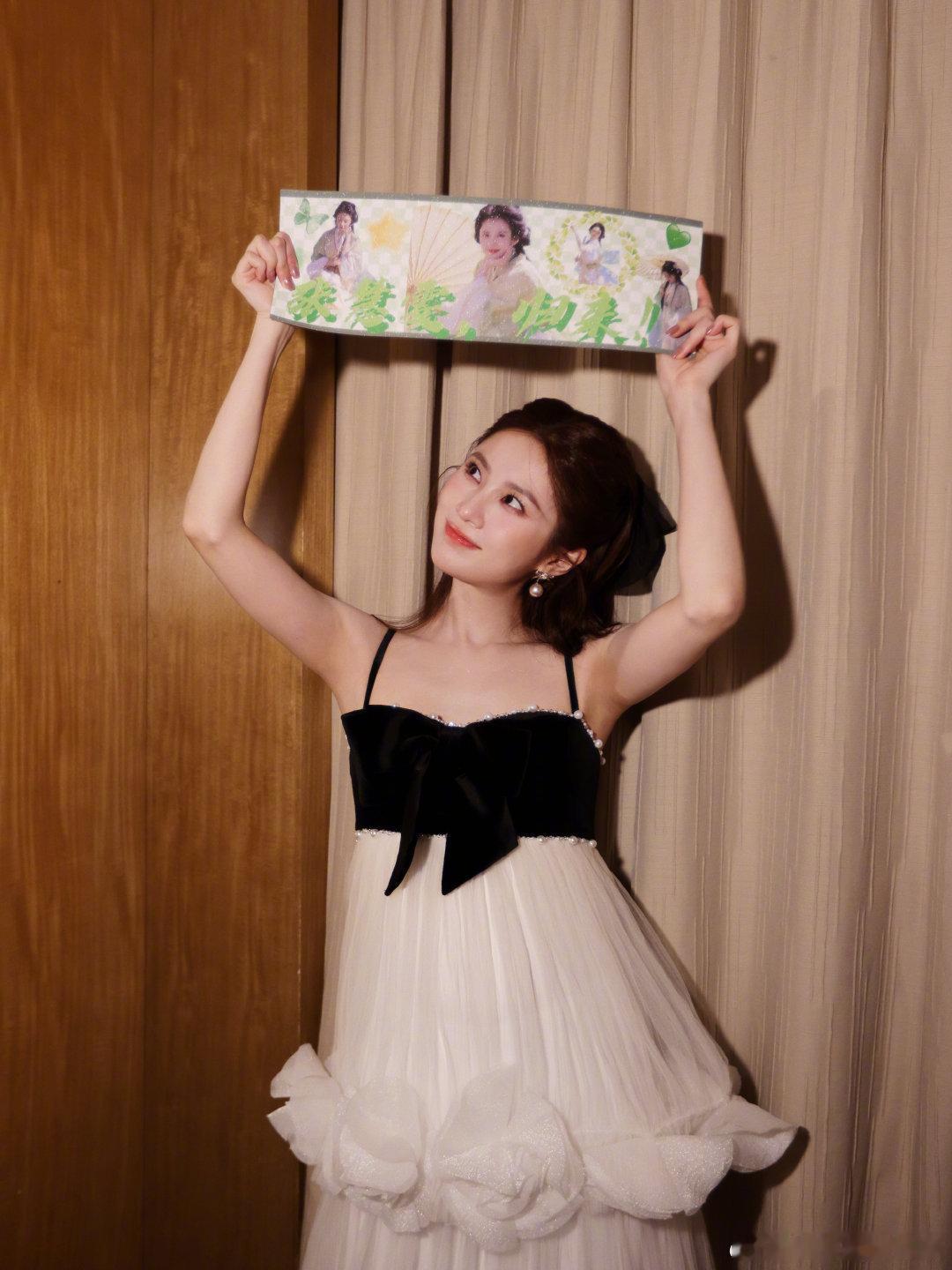 张慧雯长得挺乖就是有点抽象闺蜜当明星就张慧雯这样谁懂啊，张慧雯越乖越抽象，和身边