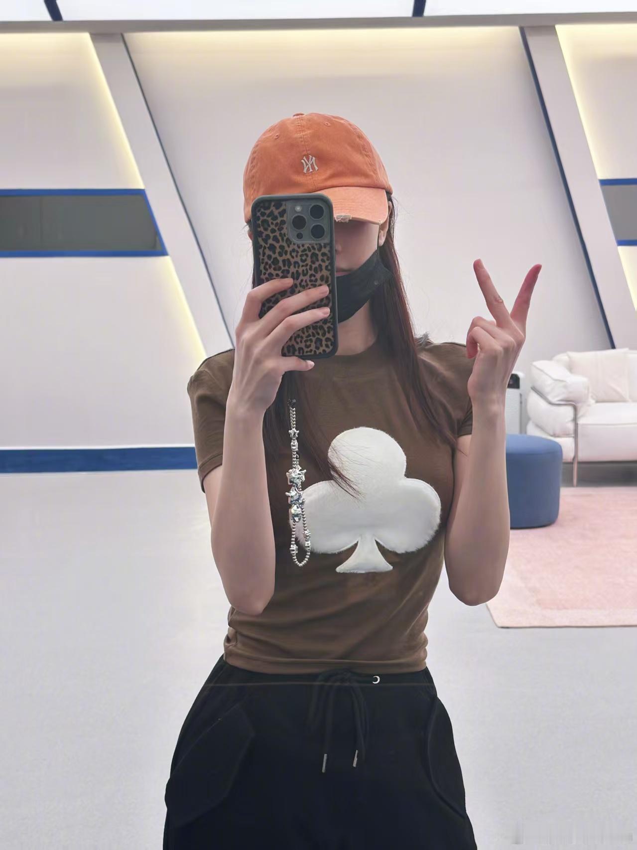 张慧雯从北京加练到长沙张慧雯练习唱跳要边跑边唱听从老师专业指导，从边跑边唱练起，