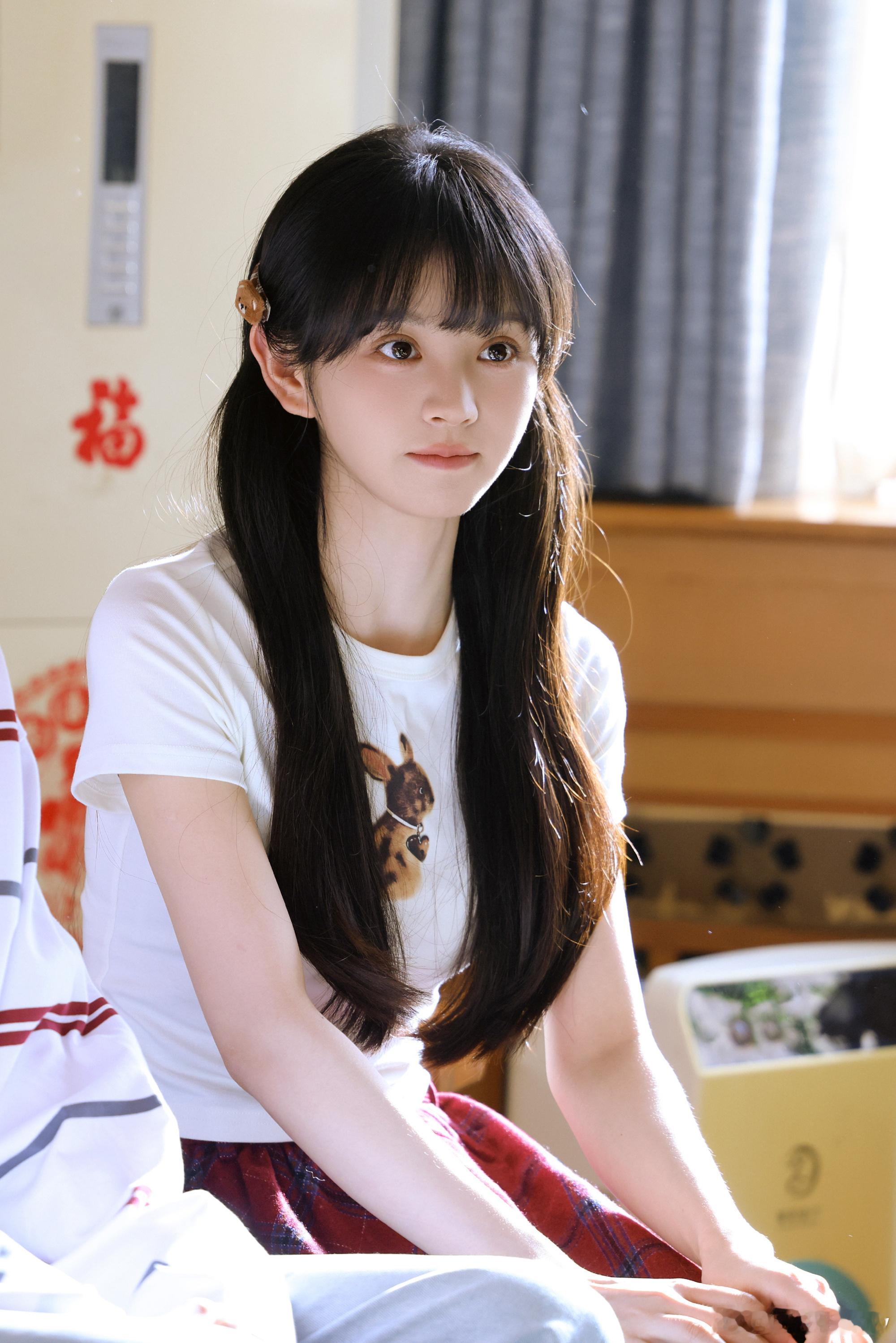 田曦薇演夹子撒娇这段也绷不住 脑补情敌这段设计太巧妙，搭配夹子音，喜剧效果直接拉