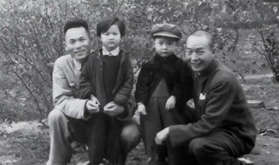 李志民调离19兵团政委，职务一直空缺也没提拔他，司令曾喊他班长
（1952年2月