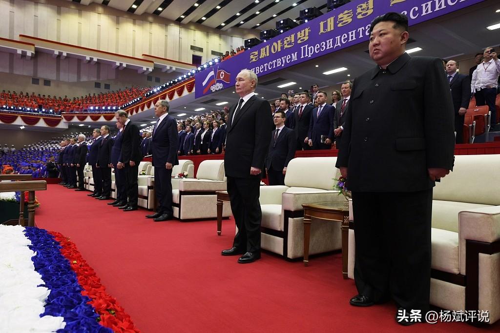 家人们，谁懂啊！金正恩这两年给俄罗斯送了价值98亿的“大礼包”，结果俄罗斯就回了