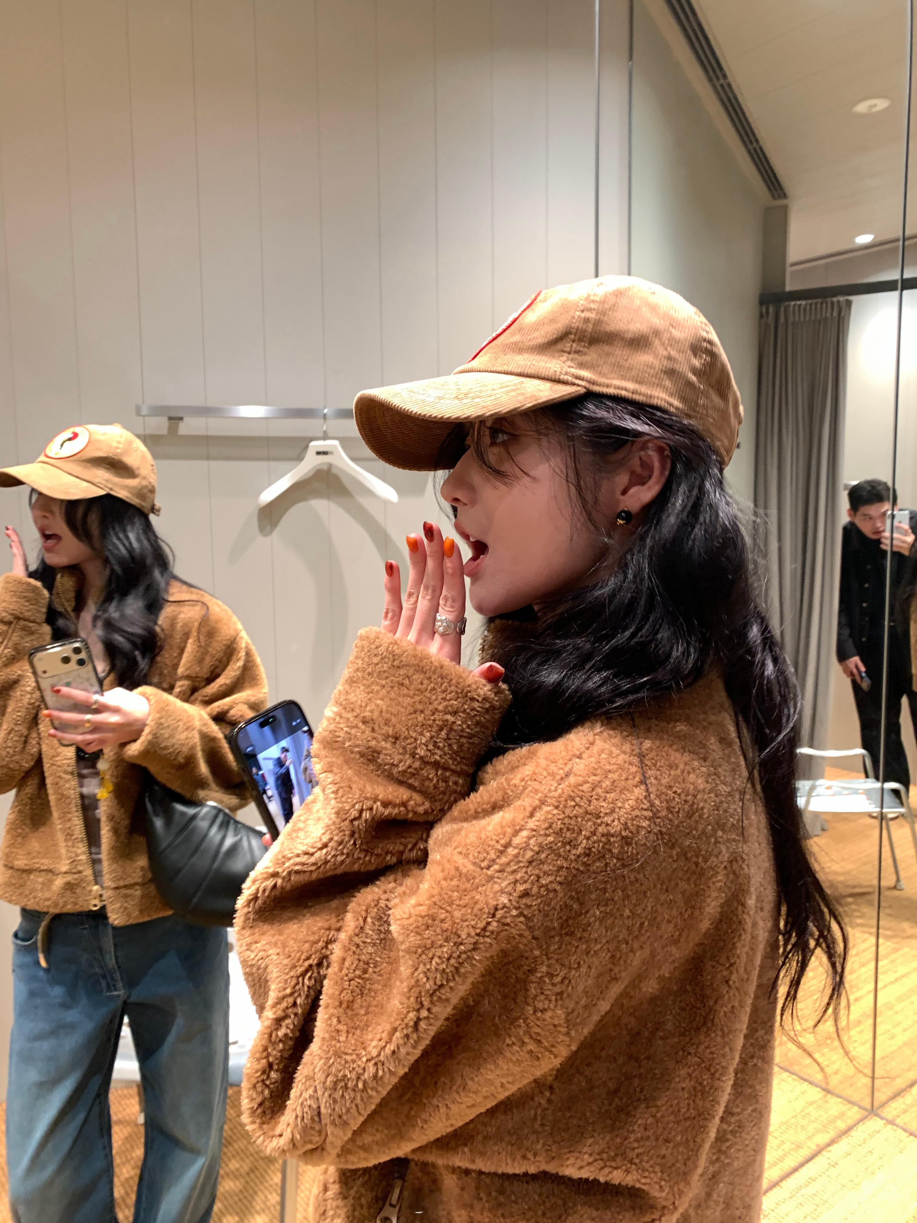 富人新标识：iPhone戴casetify手机壳！ 富人还在用iPhone Xs