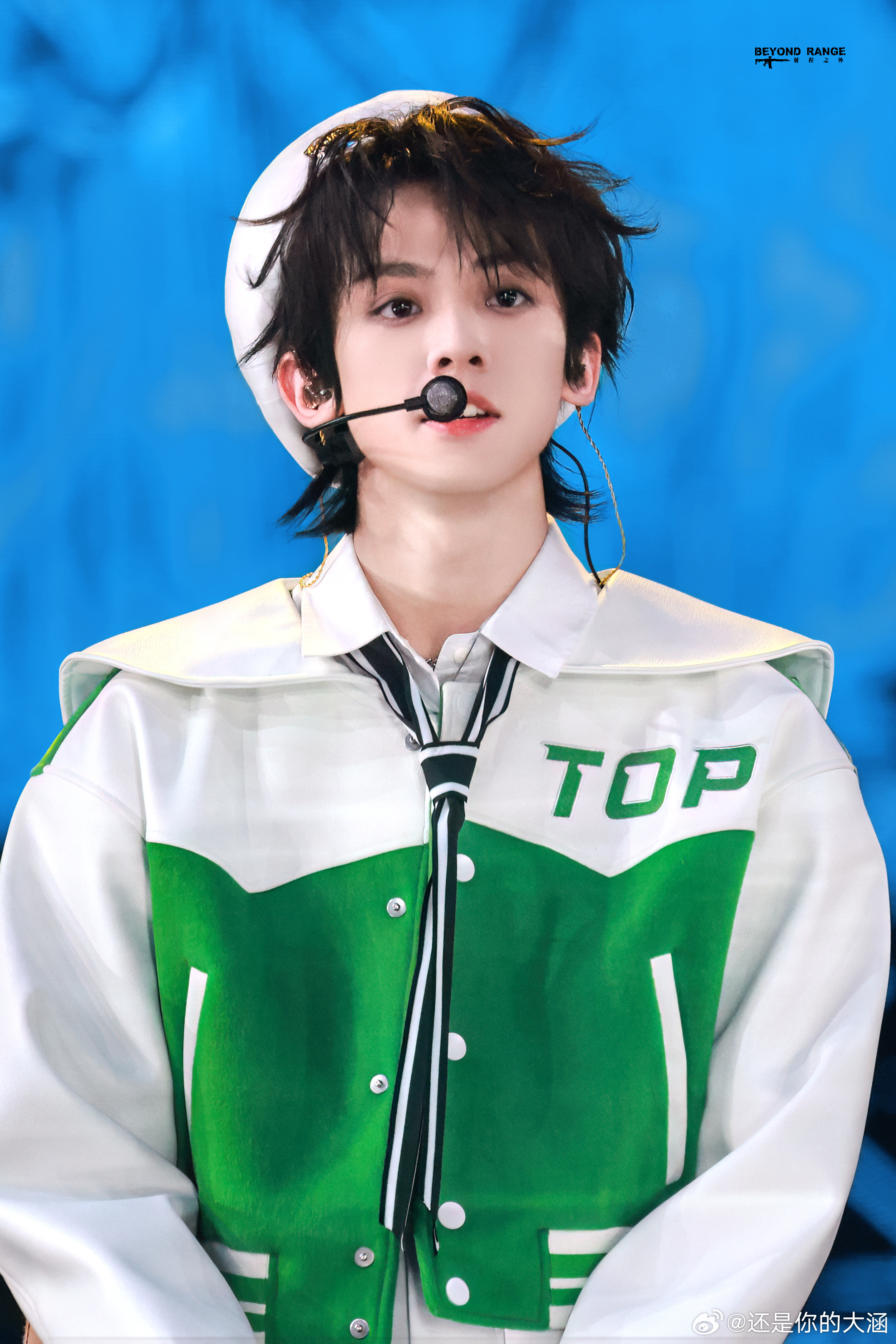 左航 从大山走到米兰 真的被左航这段成长狠狠破防，从綦江拿着零钱赶车的小孩，到如