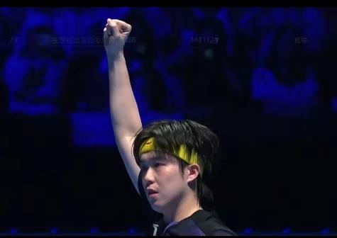 今天的王大头，完全就是守卫国门的战士，眼神坚定、气场全开，一分不让、一球不退，根