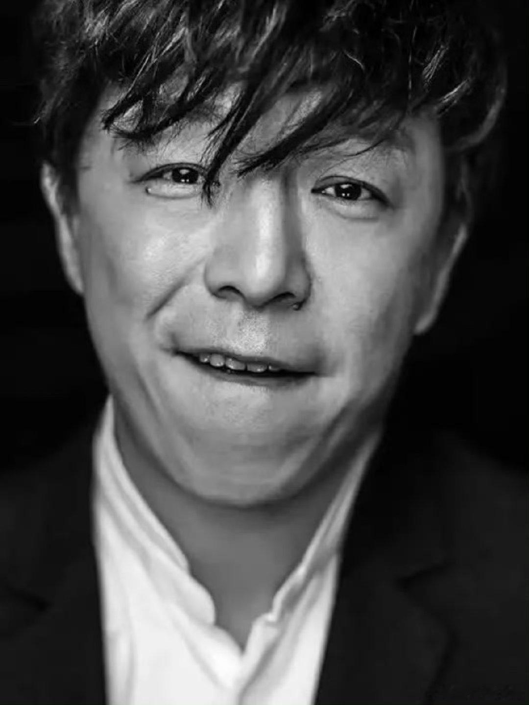 黄渤称最想演偶像剧黄渤说自己是服务型人格 以实力配角和正剧出圈的黄渤，意外透露想