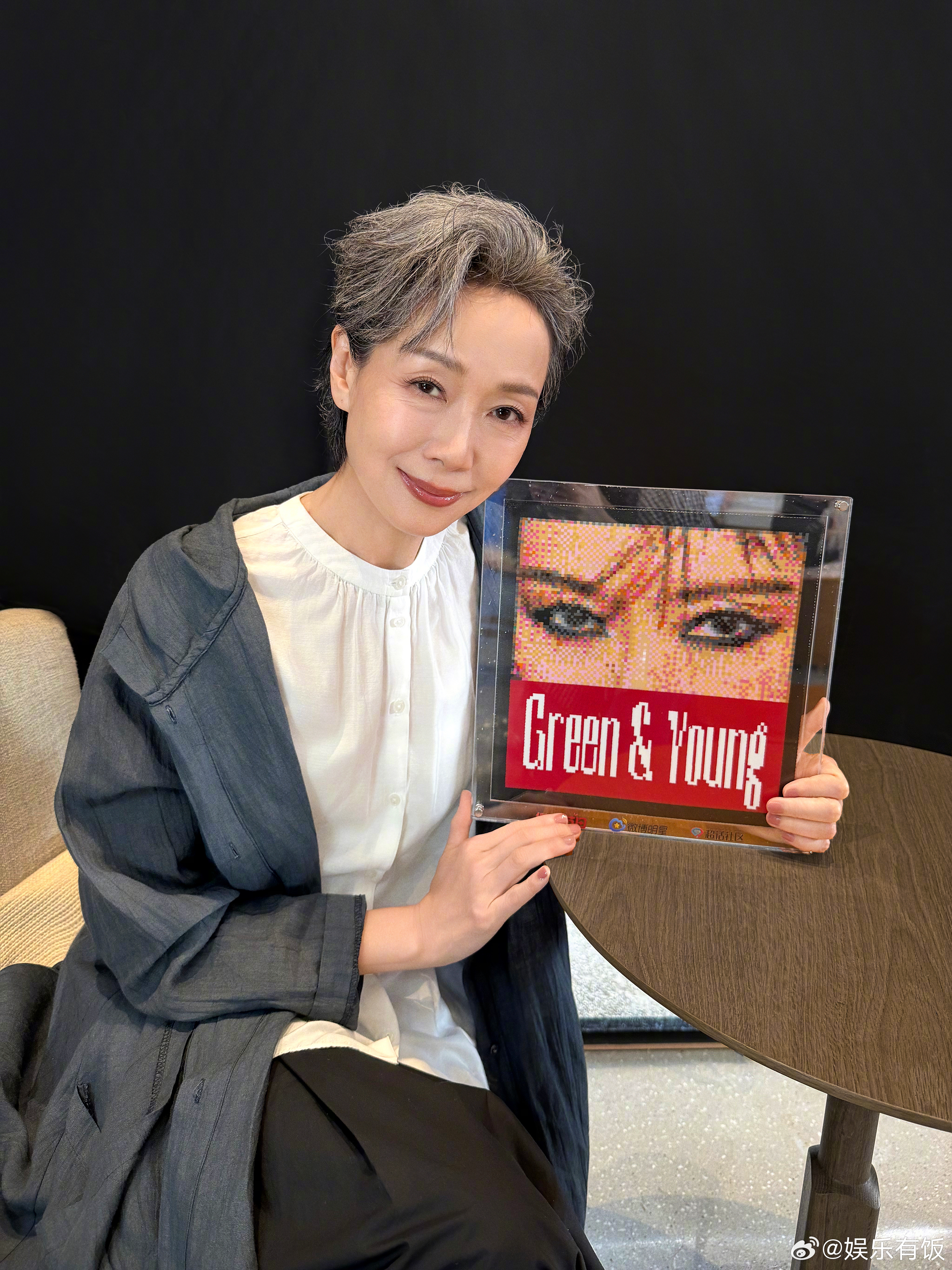 叶童晒粉丝画室的拼豆叶童接住了万千少女的真心 叶童晒出粉丝画室的拼豆礼物，温柔捧