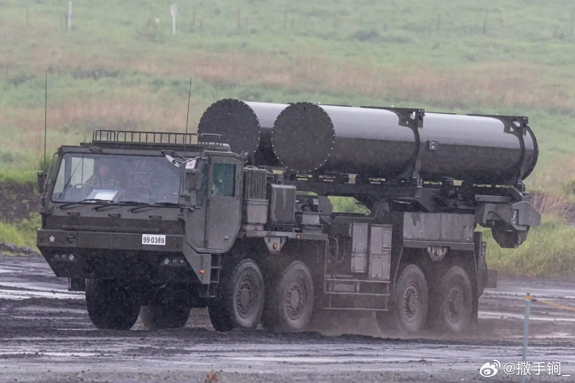 日本3月底开始部署的25式岸舰导弹（图一、二）和25式高速滑翔弹（图三、四）：网