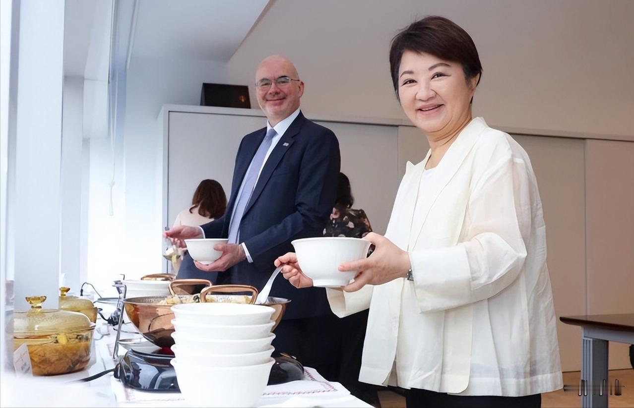 “对美低头、对日亲近、对陆暧昧”，卢秀燕想走高市早苗路线？
国民党籍台中市长卢秀
