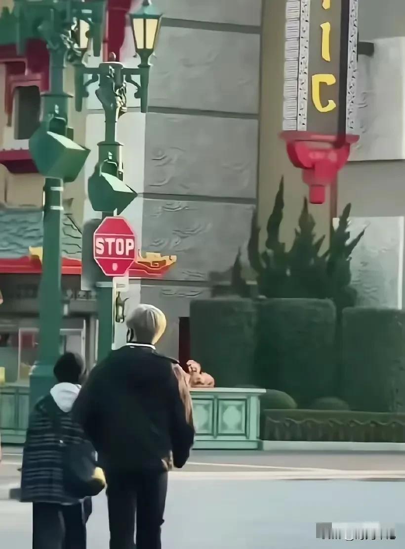 破案了，终于大头哥试水成功，就差官宣了！

看图一，作为一个有严重洁癖的王楚钦，