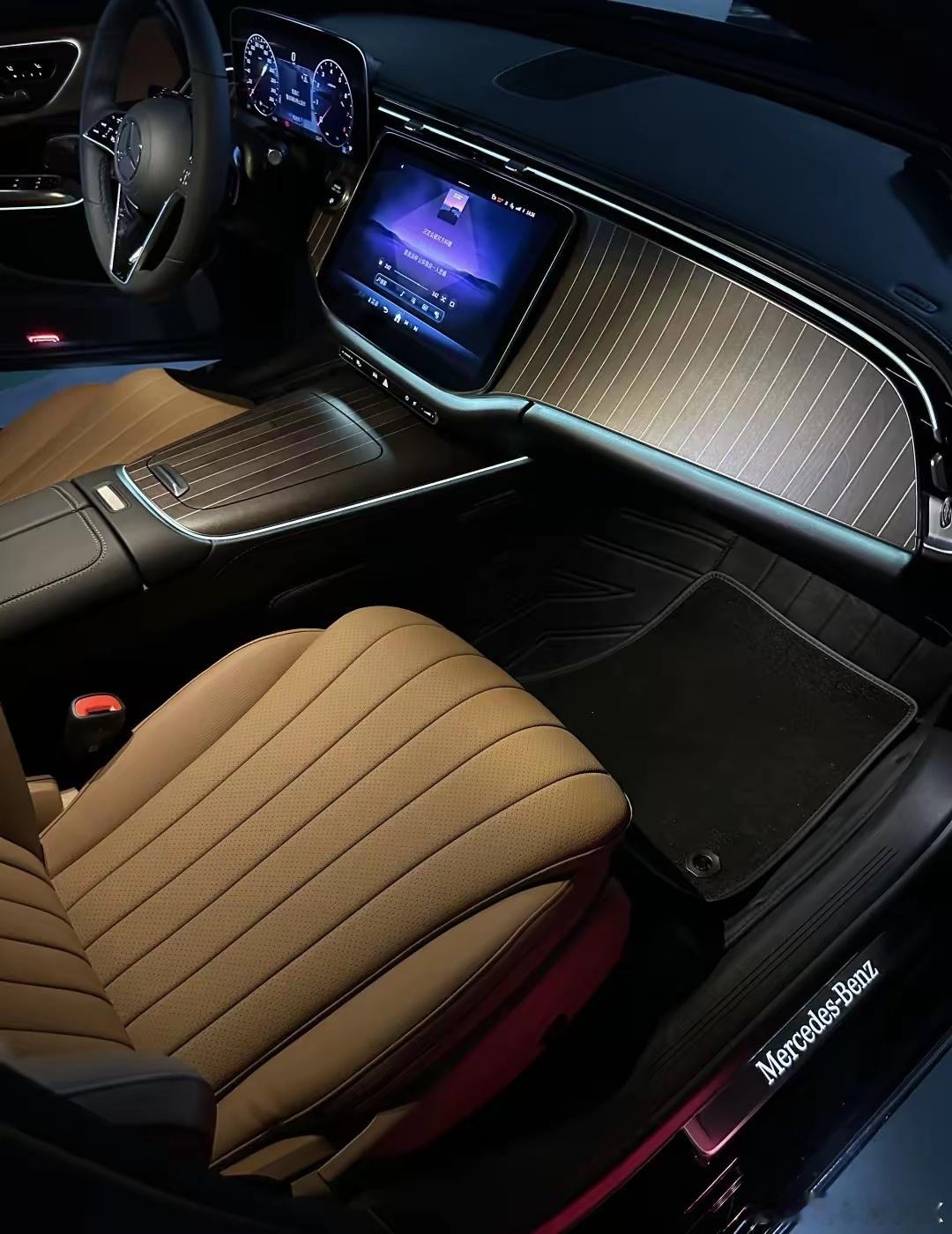 奔驰E300L，流水的豪车，铁打的奔驰。 