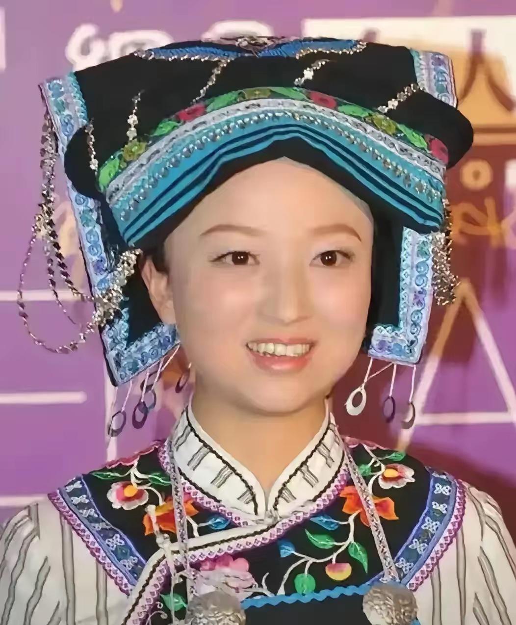 贵州1女子为和丈夫团聚，辞掉市区高薪工作，到偏远山村开诊所，两月后，丈夫调走，不