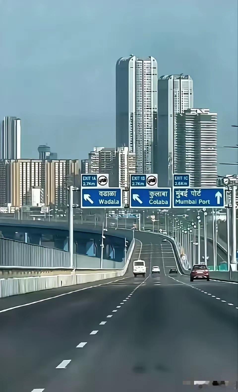 印度的大街一尘不染干净整洁，不用来吃饭真是浪费！[允悲]最近，莫大仙说要把印度的