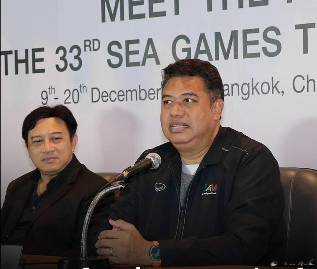 国际排坛动态泰国女排泰国女排目前正在积极备战第33届东南亚运动会，主教练加提蓬表