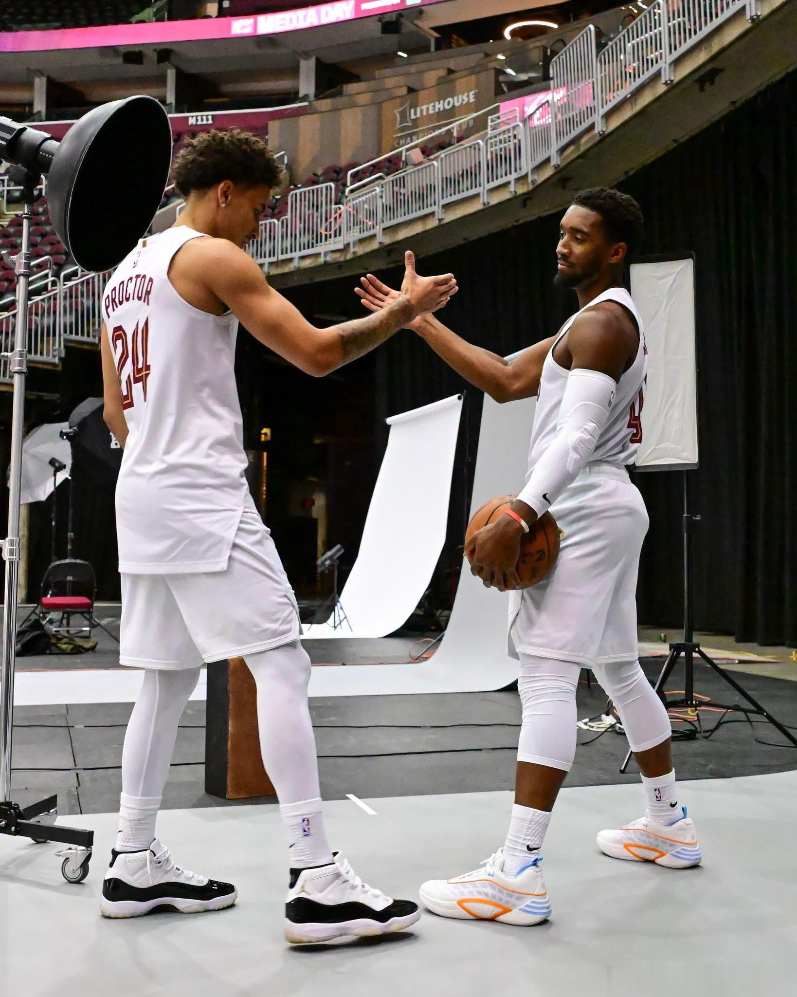 这个赛季澳大利亚球员人数应该是创下新低了NBA[超话] ​​​