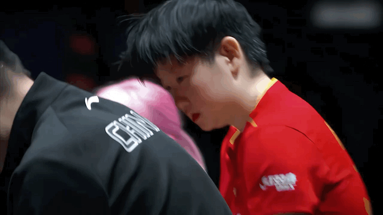 孙颖莎受伤退赛体面人孙颖莎，请混双退赛谢谢 