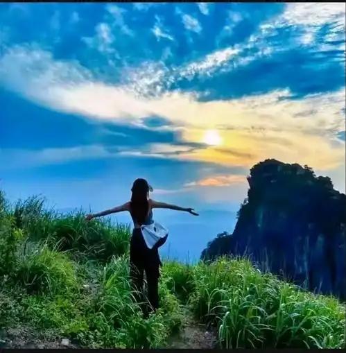 40岁女子入住青旅遭年轻住客嫌弃，称有老人味，睡觉打呼噜，磨牙。怎么会发生这么让
