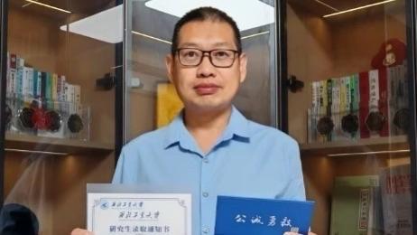 就为女儿的一句话，陕西西安市民张志强发布的一条短视频冲上热搜：镜头前，44岁的他