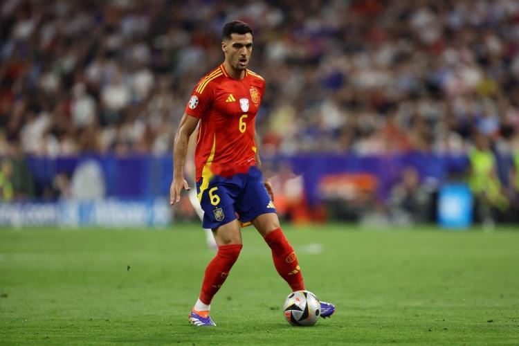 罗马诺：阿森纳专注于敲定卡拉菲奥里，目前尚未报价梅里诺 据知名记者罗马诺透露，阿