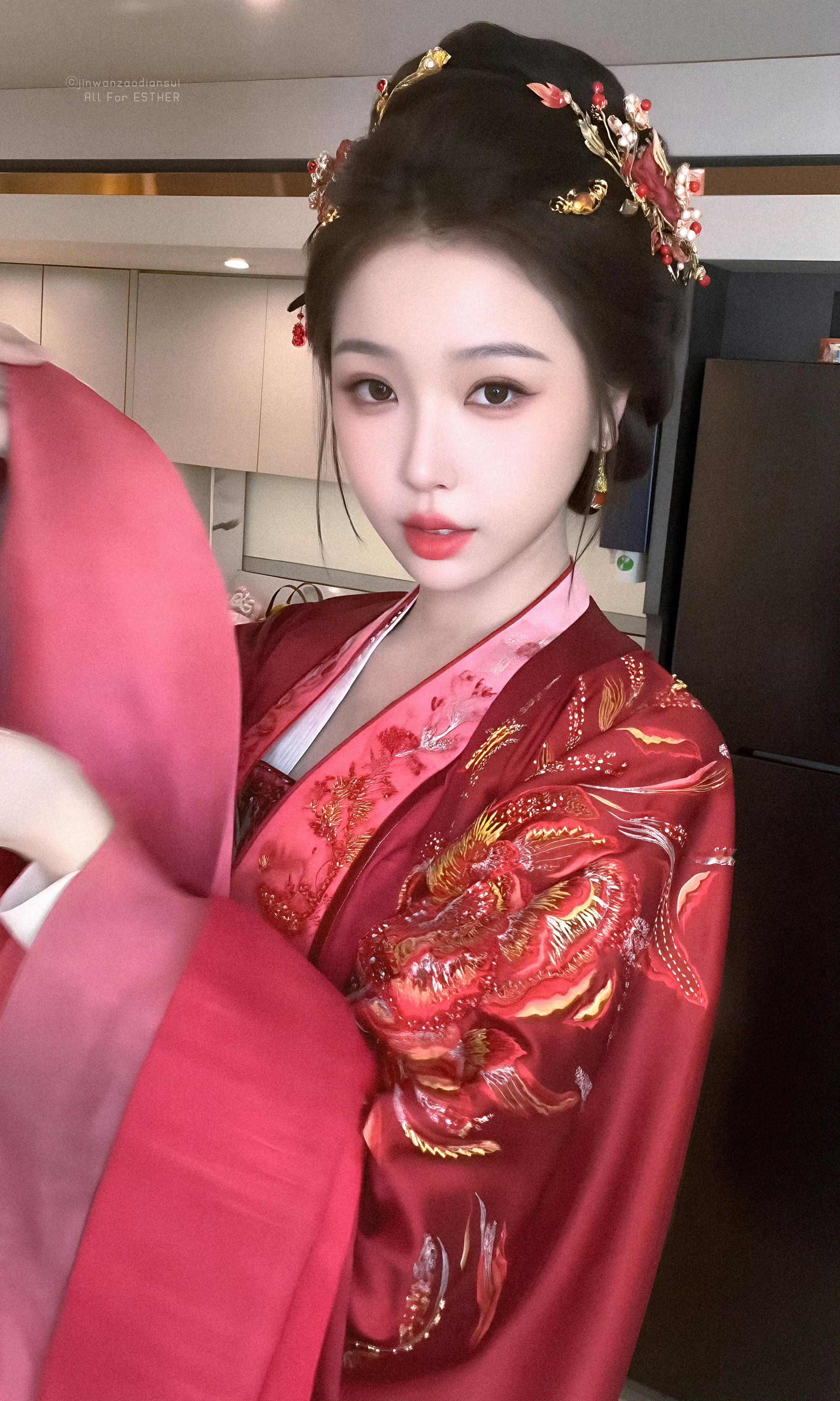 虞书欣  ✨虞书欣云初✨虞书欣虞书欣｜虞书欣云初令她，拼尽全力挣脱无限命运循环，