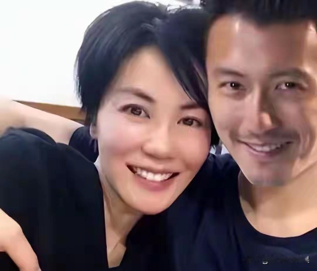 明星裁照片这个事不算是新闻了吧？
怎么刘亦菲又被拉出来游街了？
当年章子怡不就是