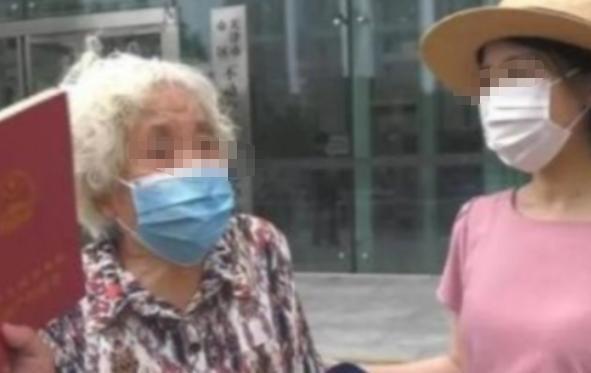 2020年，结婚57年，连买菜刀都要AA制的天津八旬老夫妻，终于离婚了。谁知刚离