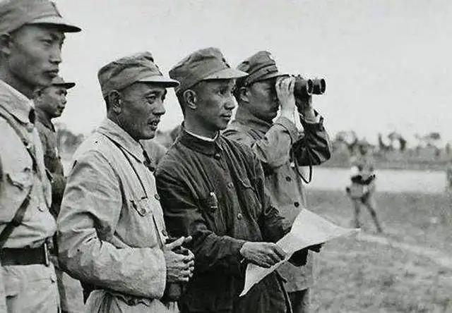 “你们那样果敢、迅猛地消灭第74师，在中国这片土地上，有两个人没想到，一个是蒋介