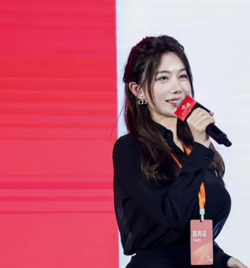 张君雅被看见，不只是因为一个头衔，而是乌兹别克斯坦真的开始抢中国游客了。
202