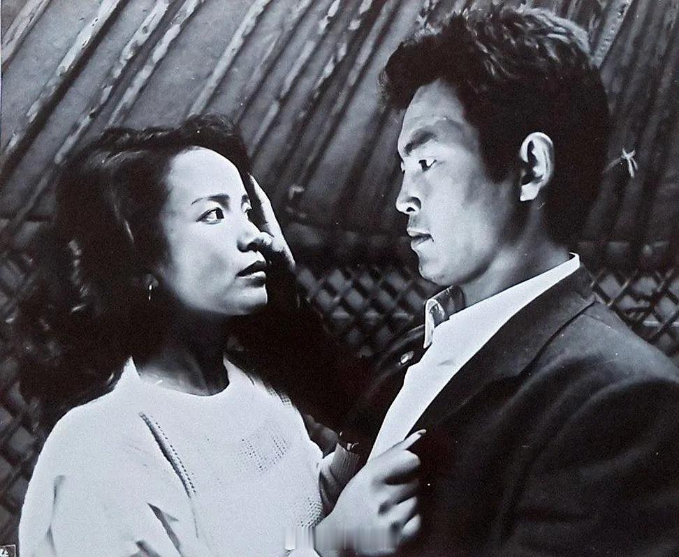 【国产】《危险的蜜月旅行》1987D:网页链接 危险的蜜月旅行