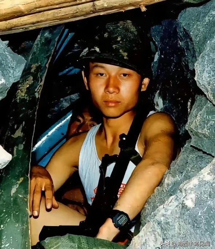 这位是对越自卫反击战，在老山前线牺牲的张鹏烈士，牺牲当天，时任团长的秦天谱写下“