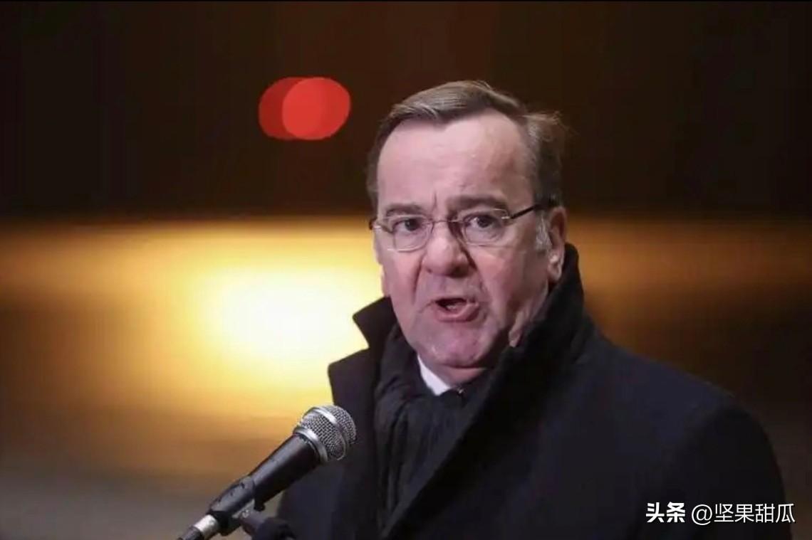 德国人摊手不干， 德国国防部长皮斯托瑞斯接受采访时称，这场战争对世界经济来说是一