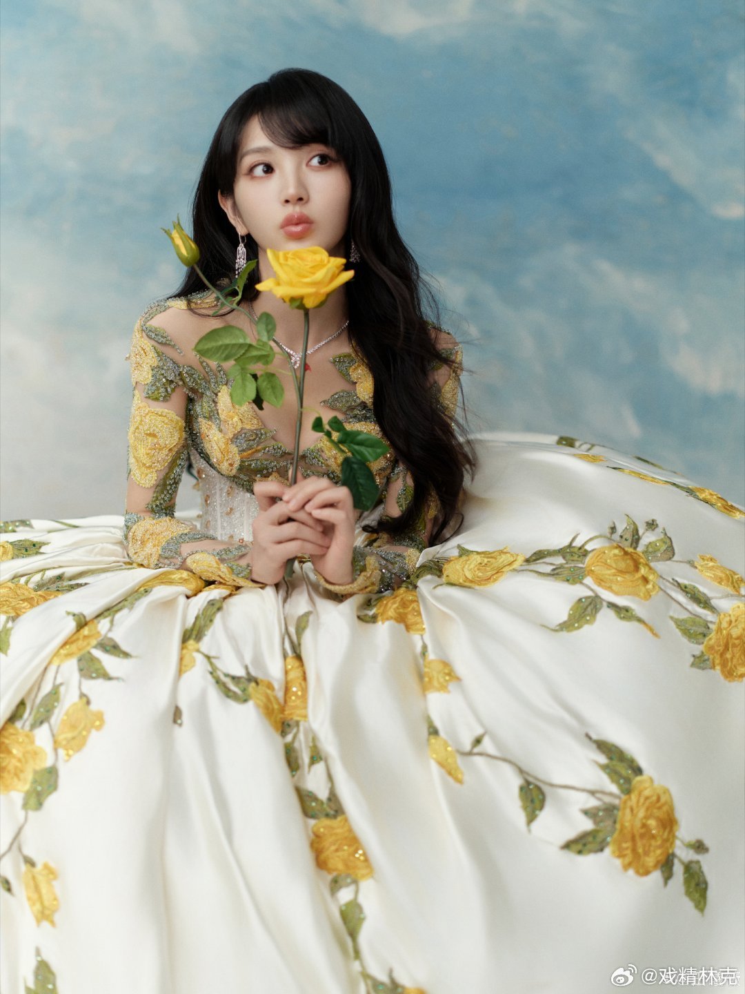 田曦薇妆发小田今天也不行[doge]VOGUE直播 给明星算塔罗 ​​​