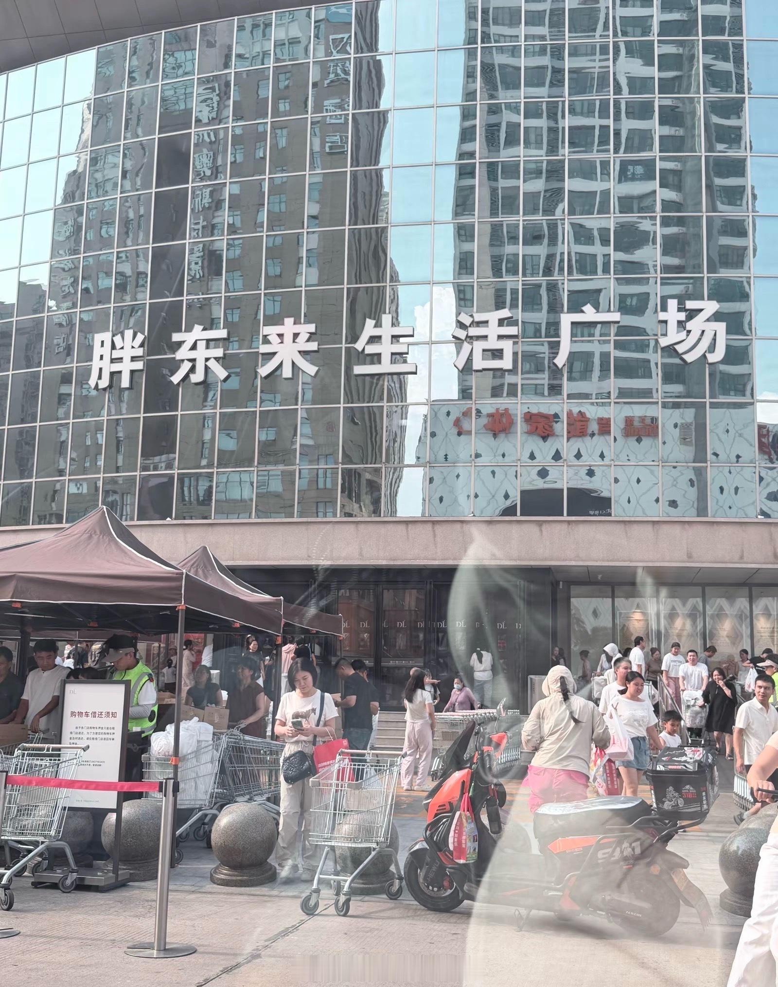 许昌胖东来生活广场店将于12月撤店 近日，胖东来创始人于东来在其社交账号上的一场