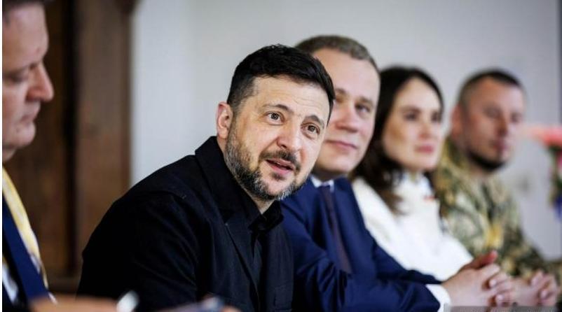 泽连斯基：若俄方准备好外交解决，愿在阿塞拜疆举行和谈
乌克兰总统泽连斯基周六表示