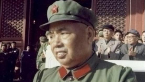 上世纪50年代，南京军区司令员许世友挑选秘书，要求具备以下三条：一、胶东人。二、