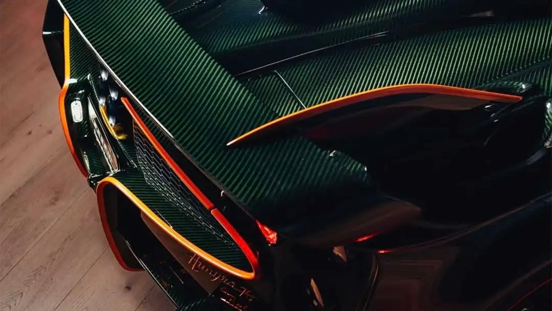 车市热门 Huayra 70 Trionfo 