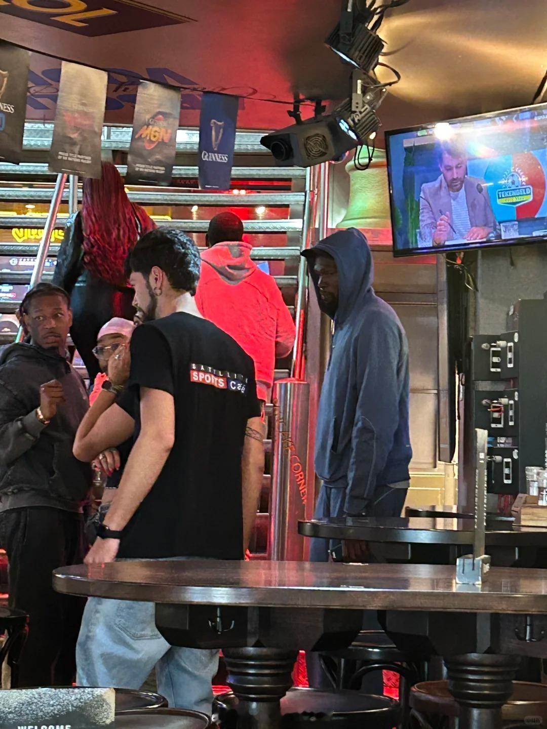 杜兰特在荷兰阿姆斯特丹杜兰特休斯顿火箭NBA吐槽大会 ​​​