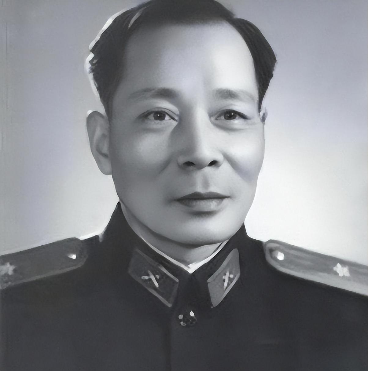 1948年，黄维被围双堆集。他不甘心失败，率部突围，却遭到解放军猛烈的阻击。直到