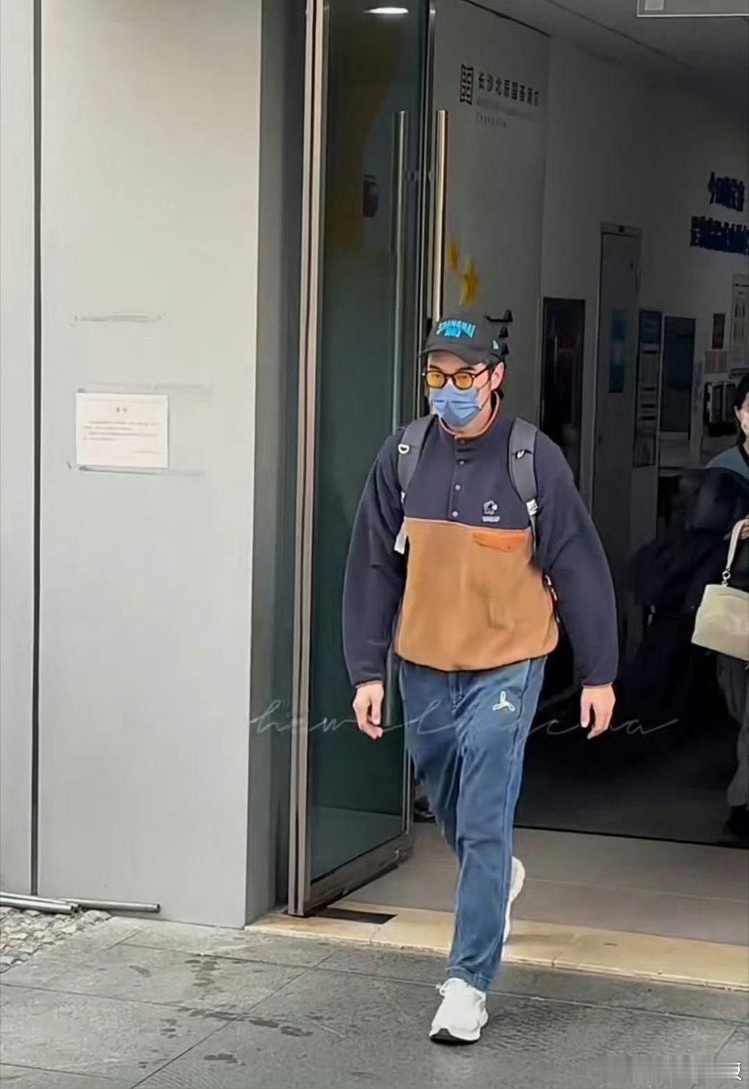 檀健次金世佳猎罪图鉴hi6上班  檀健次金世佳猎罪图鉴hi6路透  哇去，终于蹲
