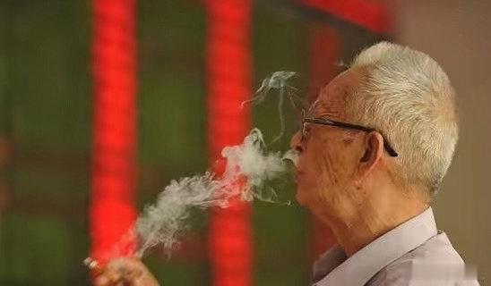 6月12号周五一定很精彩1、2026年世界杯在凌晨3点正式开始，每次都会吸走A股