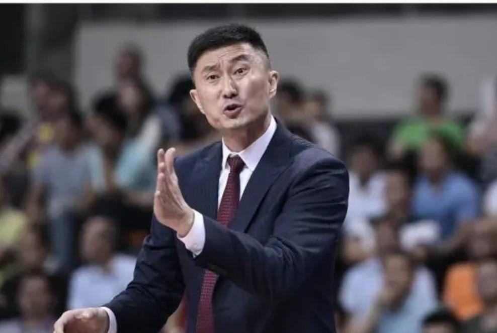 瘦死的骆驼比马大，预测季后赛首场比赛广东大比分战胜广州男篮，很多球迷可能会疑惑，