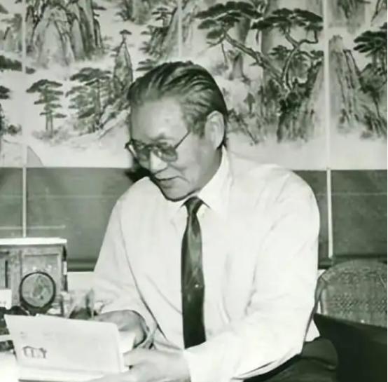 军统特务周养浩在功德林改造时，说过一段很有意思的话。他说，当年他抓过、审过、杀过