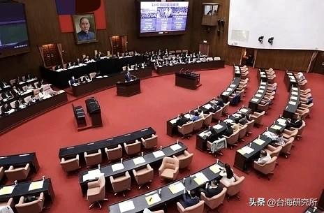 又来了！台湾“民主”又演空转大戏，蓝白立委集体缺席，场内空空如也！

9月29日