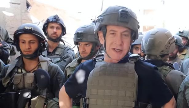 特朗普刚喊完推迟打击，美以战机就趁夜色动手了！谁能想到，这出阴险的缓兵之计，换来