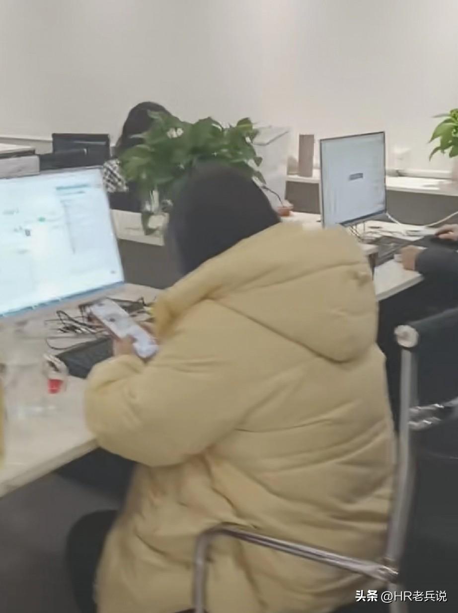 别不信，现如今的职场就是欺软怕硬！这不满上就要一季度绩效考评了，技术部门一个“头