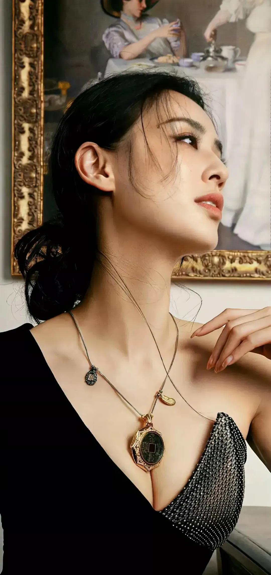 #女明星高清美图# #哪位女神惊艳# #女明星谁最美#