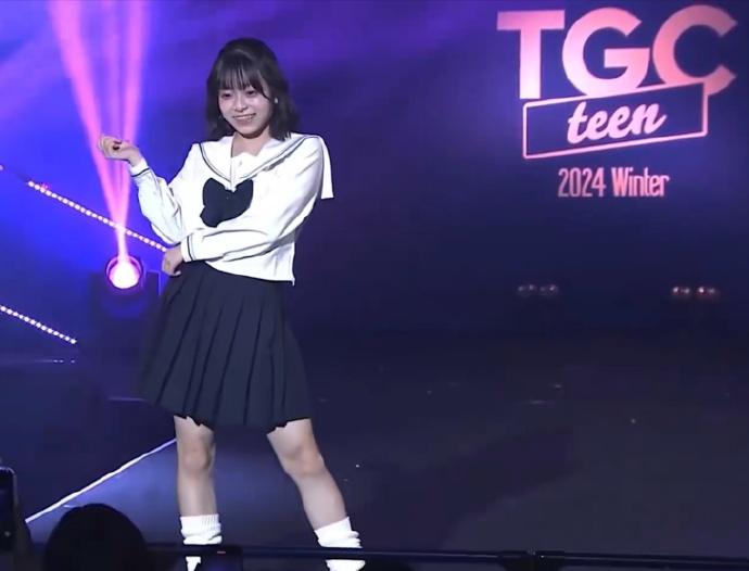 日本初中生选美大赛。日本最美初中生大赛全称“JCミスコン”，是日本娱乐...