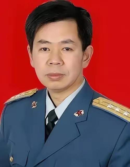 敌人的炮管都快怼到脸上了，我们的人居然还在翻书查国际法？戴旭大校讲的这段历史，真