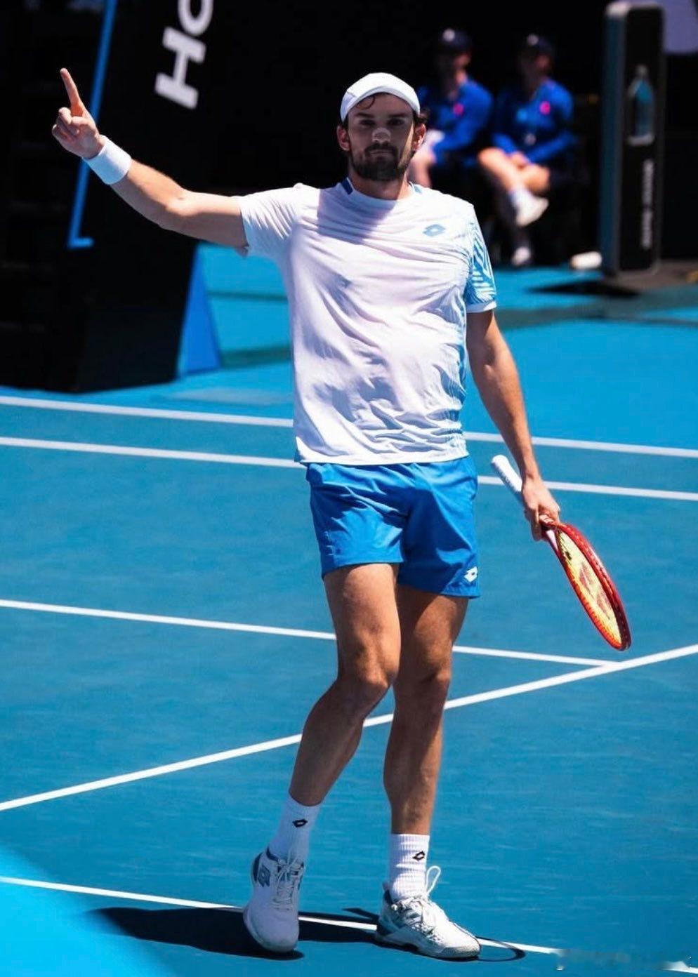 【瓦舍罗回应昙花一现质疑：他们现在或许有不同看法】瓦舍罗再创历史！成为第一位打进