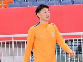 官方消息！山东泰山宣布续约年轻中卫，05一代三人已签5年长约网页链接